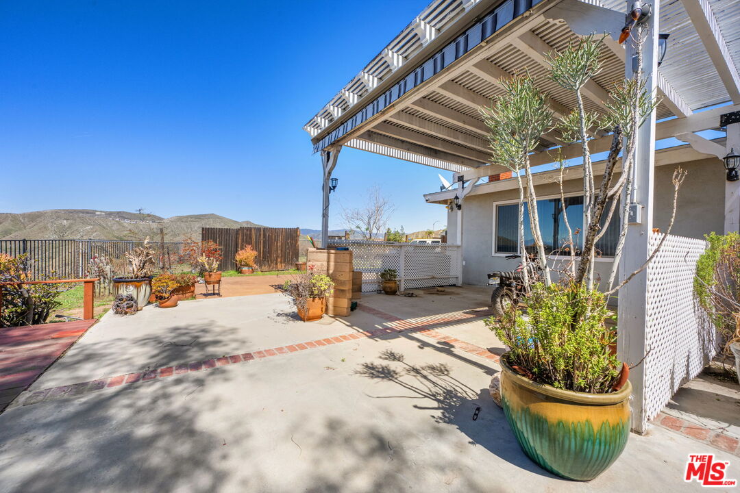 17366 Sierra Hwy