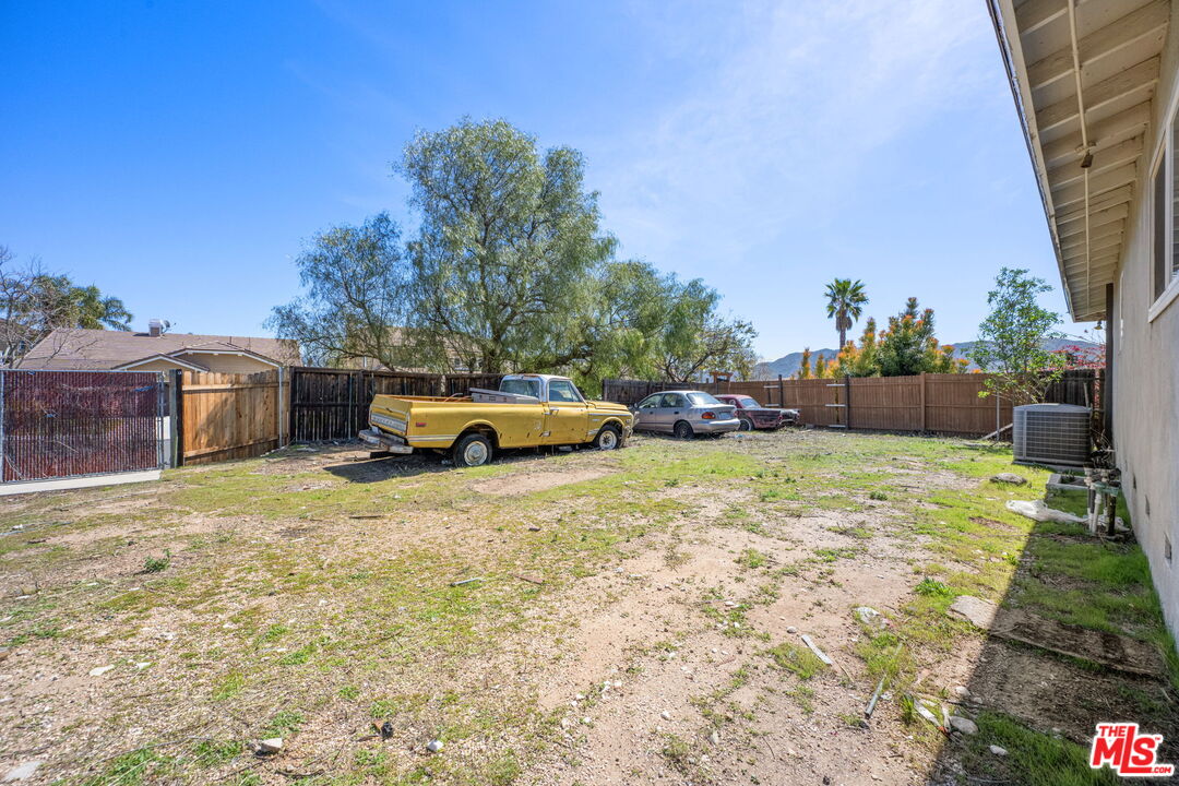 17366 Sierra Hwy