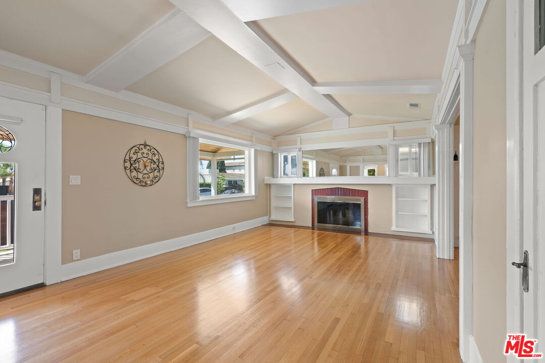 519 Elm Ave