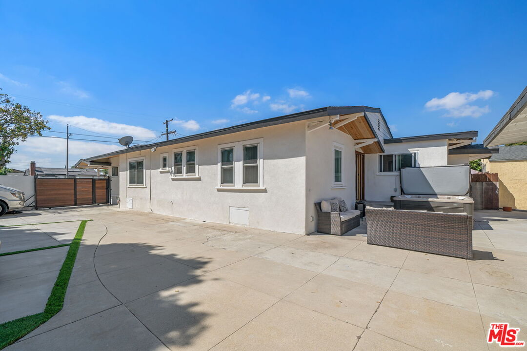 519 Elm Ave