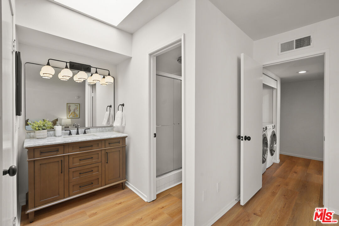 1655 Greenfield Ave Unit: 3