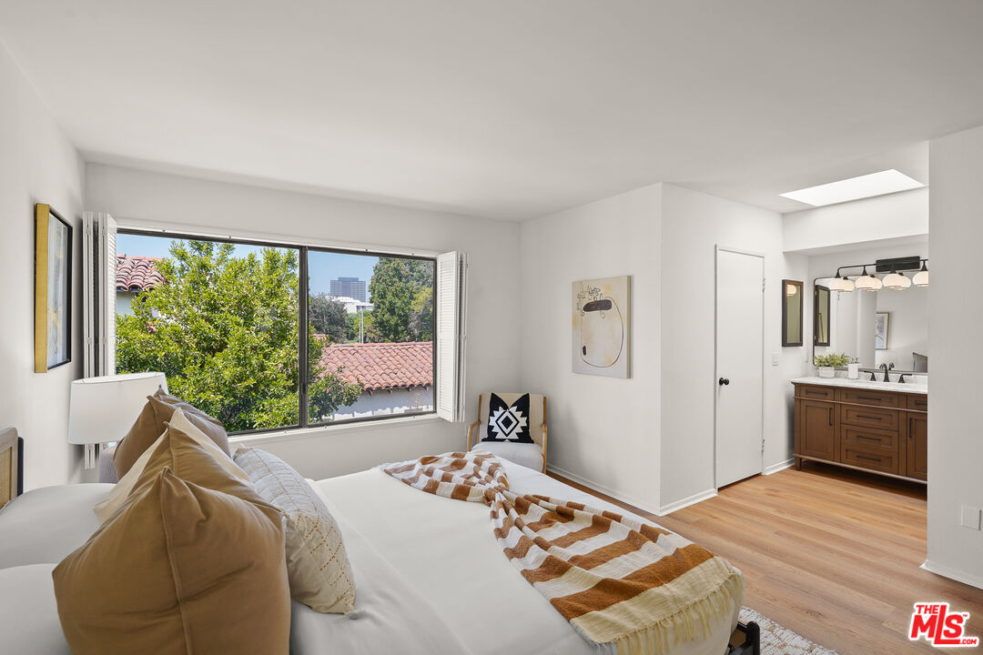 1655 Greenfield Ave Unit: 3