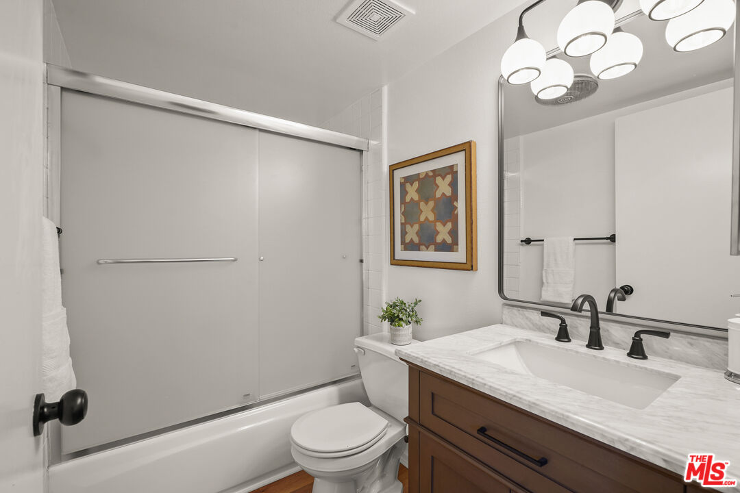 1655 Greenfield Ave Unit: 3