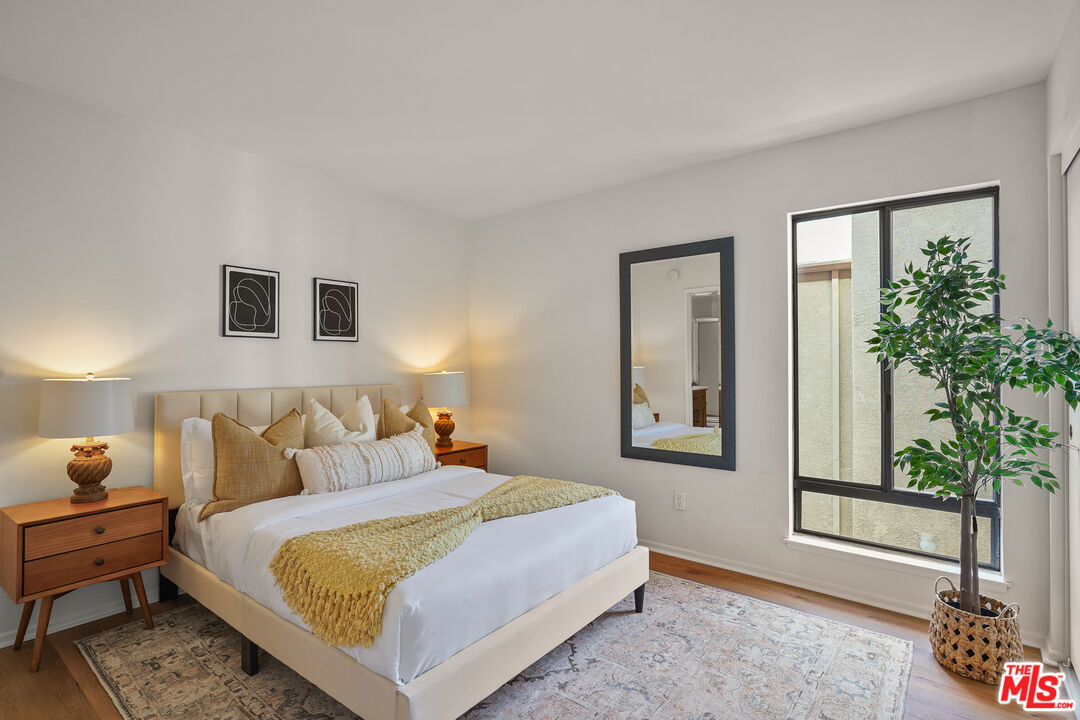 1655 Greenfield Ave Unit: 3