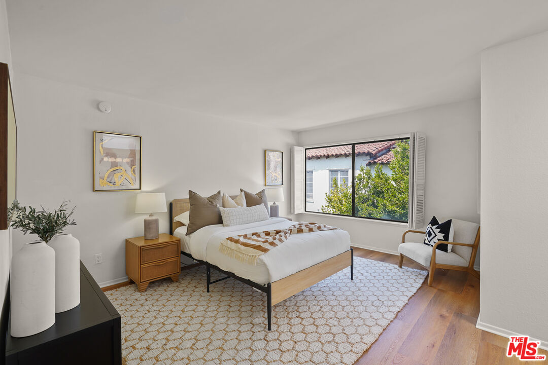 1655 Greenfield Ave Unit: 3