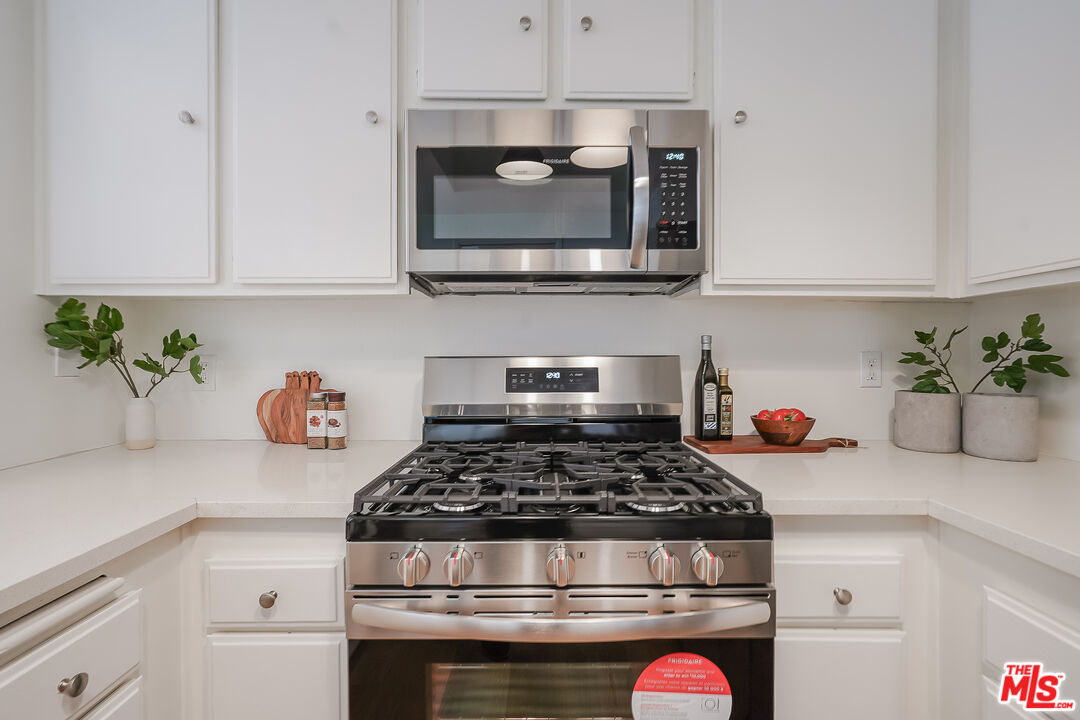 1655 Greenfield Ave Unit: 3