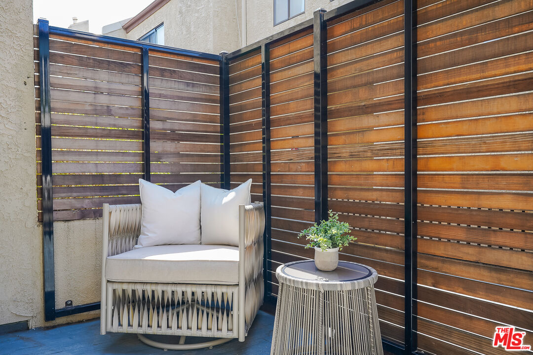 1655 Greenfield Ave Unit: 3