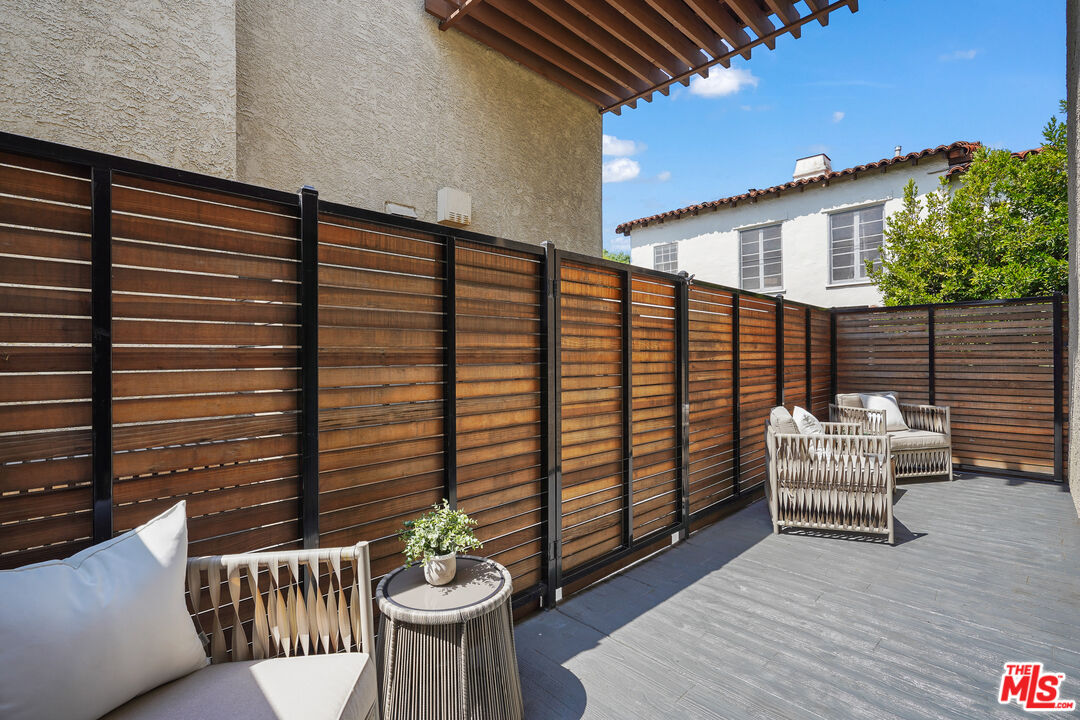 1655 Greenfield Ave Unit: 3
