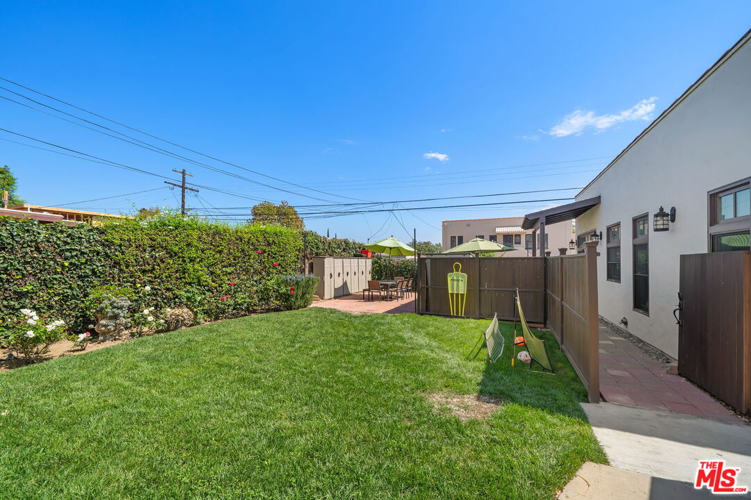 1556 S Ogden Dr
