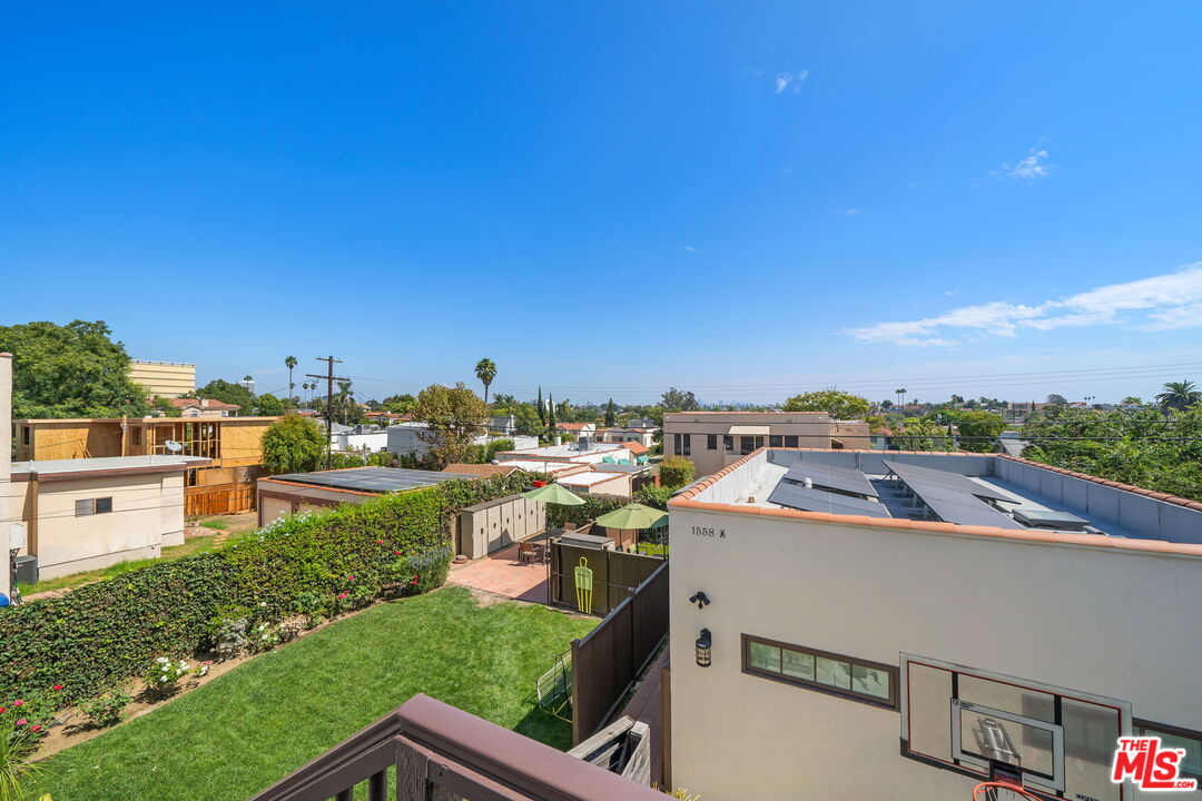 1556 S Ogden Dr