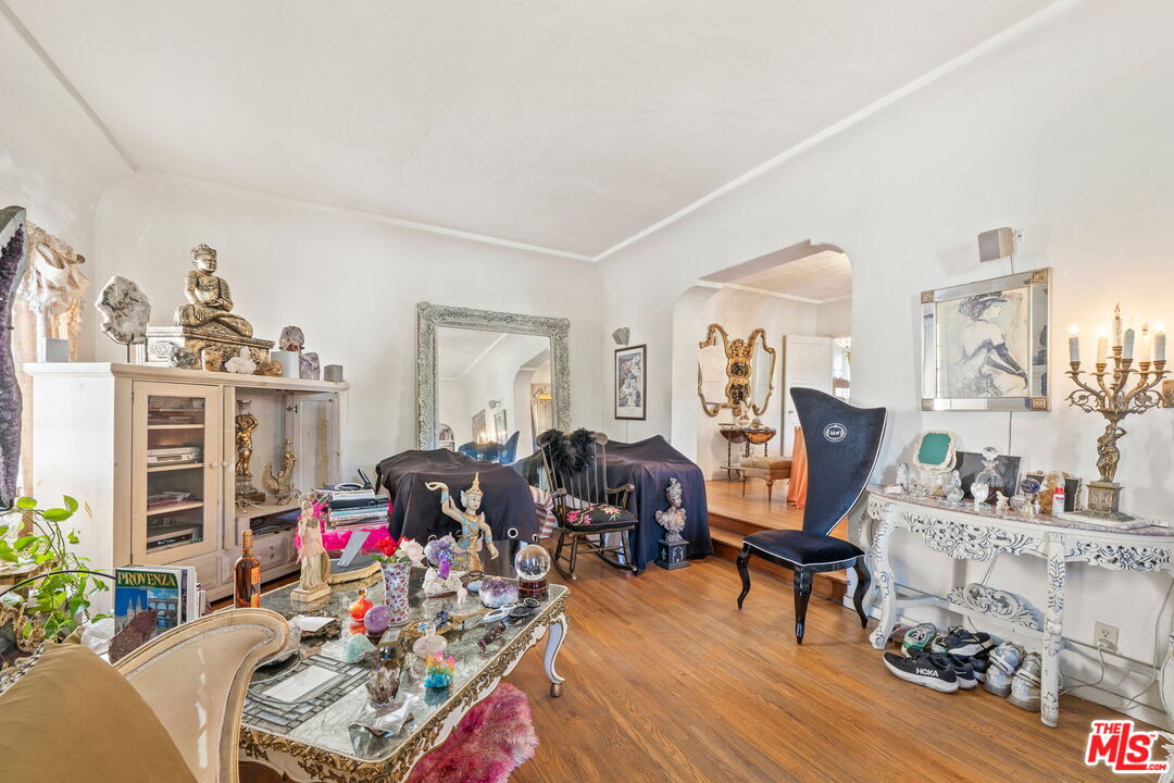 1556 S Ogden Dr