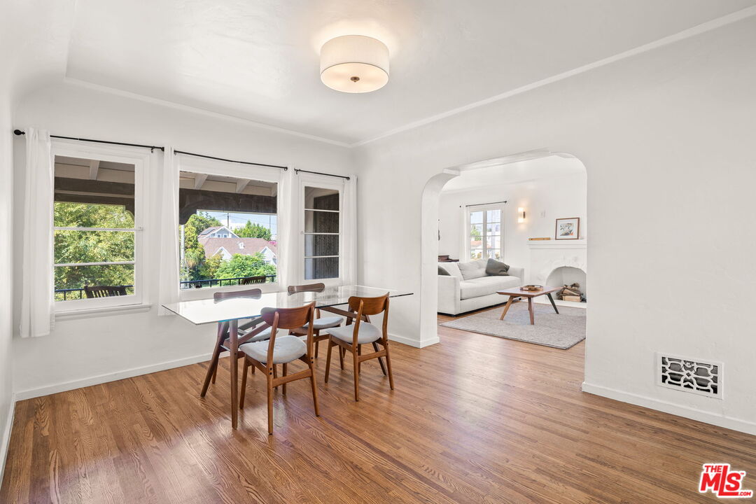 1556 S Ogden Dr