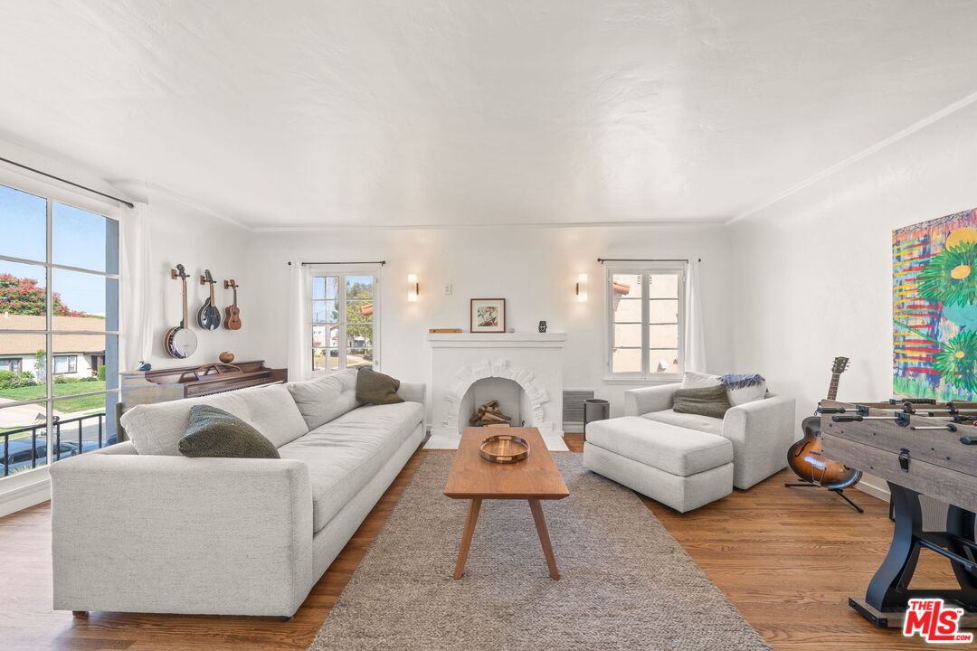 1556 S Ogden Dr
