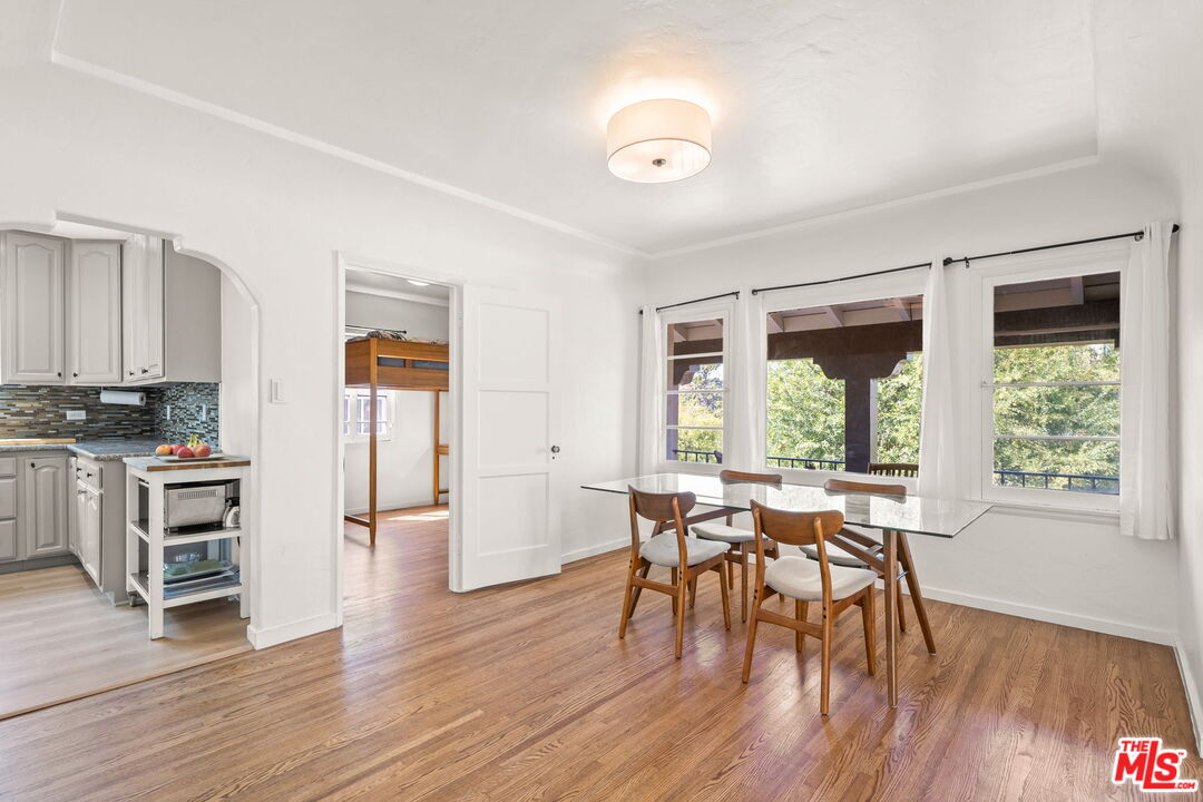 1556 S Ogden Dr