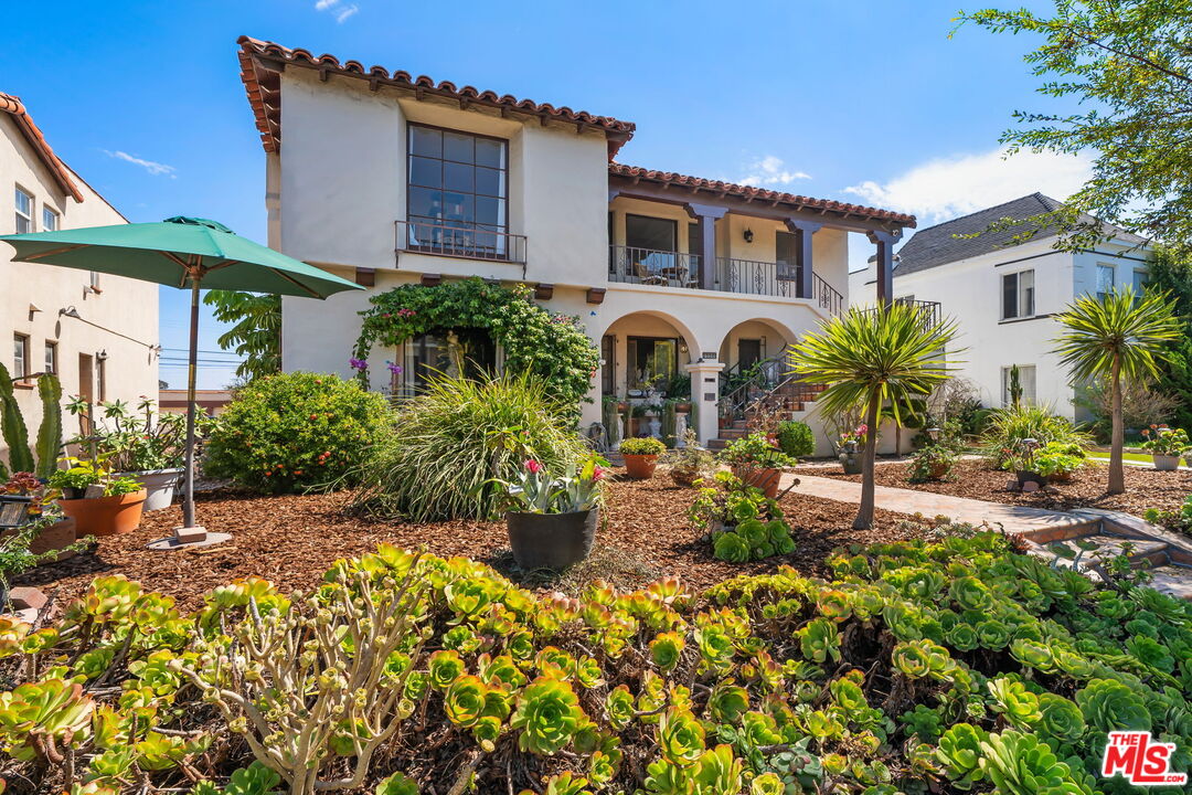 1556 S Ogden Dr