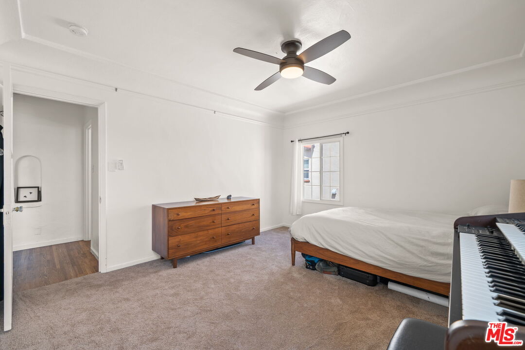 1556 S Ogden Dr