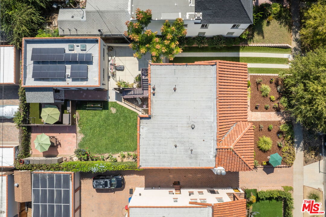 1556 S Ogden Dr