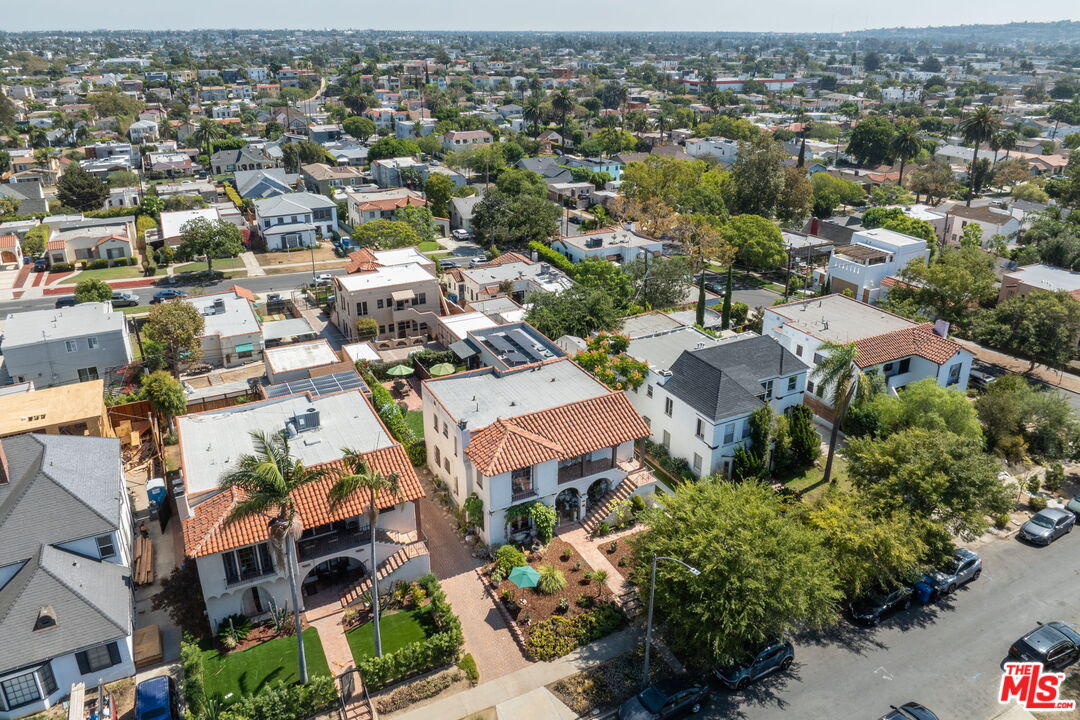1556 S Ogden Dr