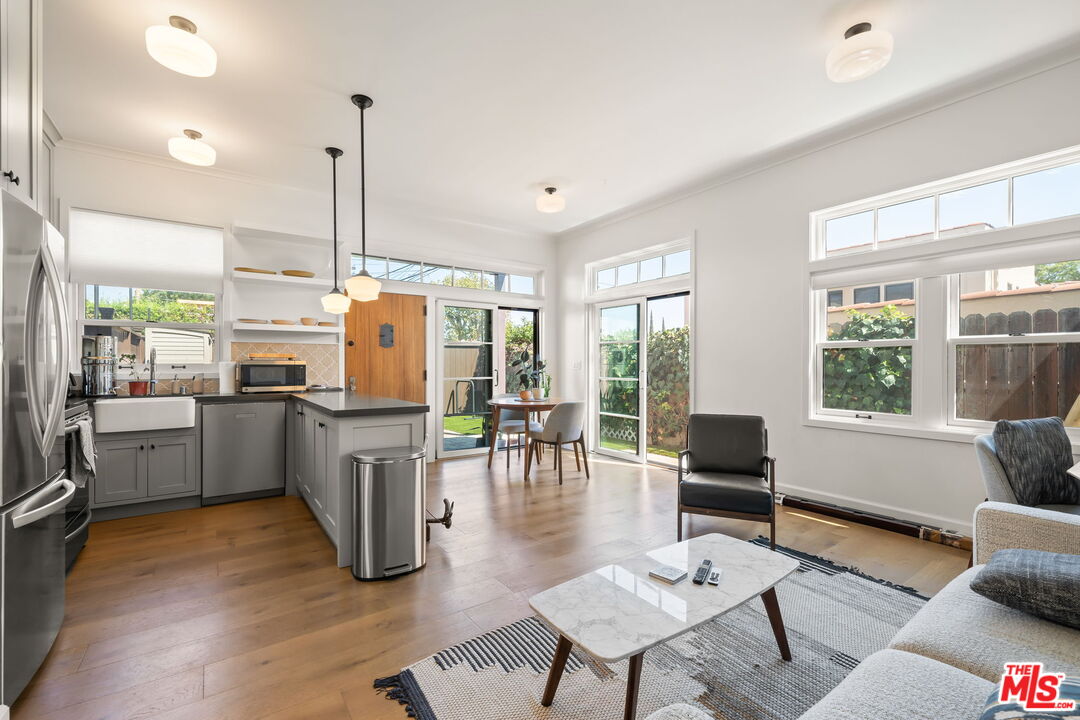 1556 S Ogden Dr