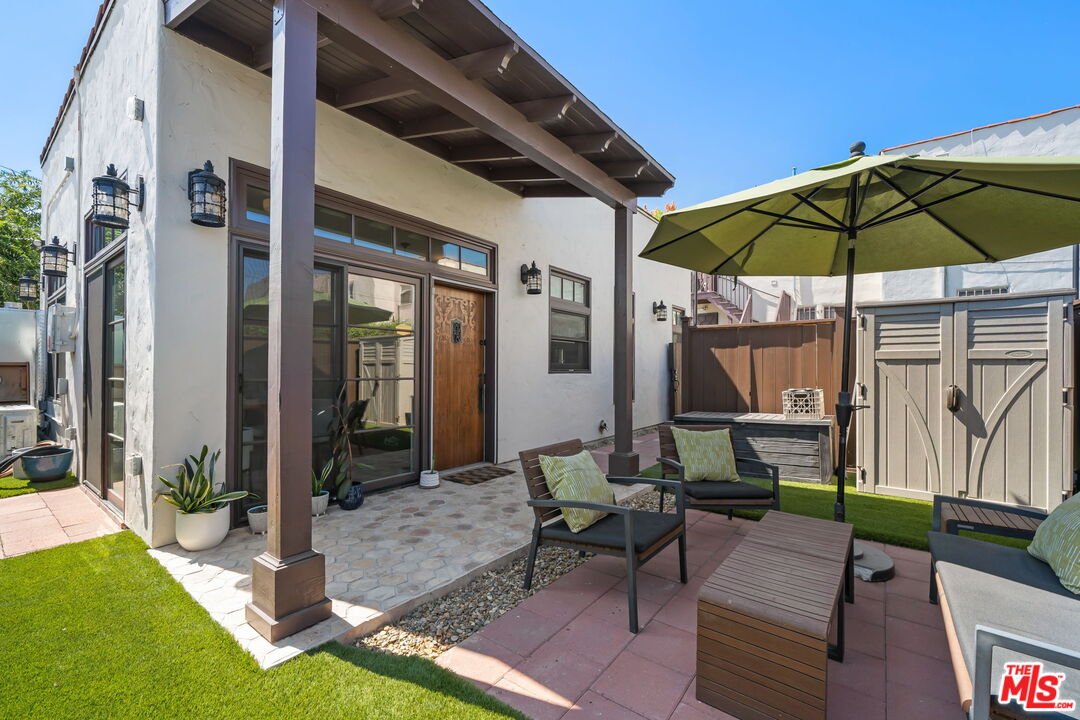 1556 S Ogden Dr