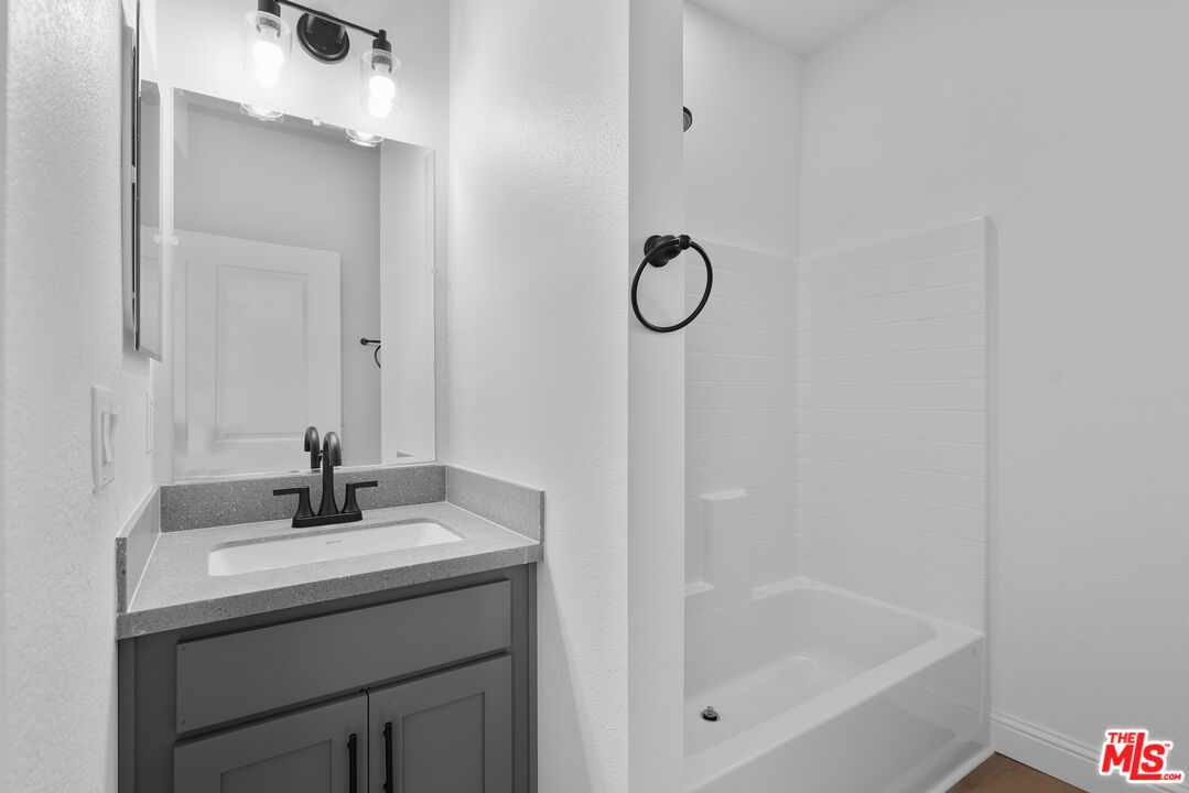 3023 Prospect Ave Unit: Unit B