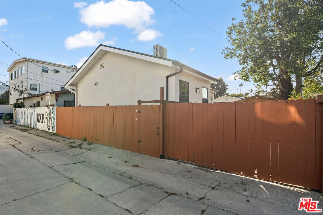 609 Sunset Unit: 1/2