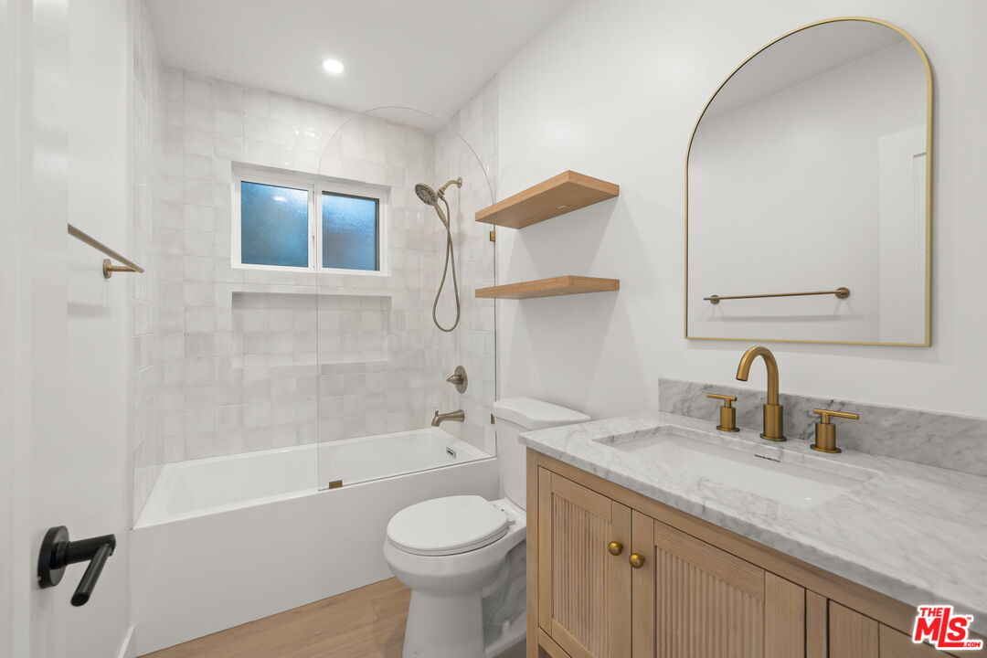 609 Sunset Unit: 1/2