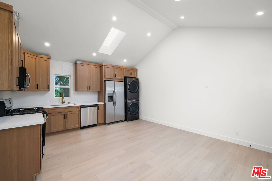 609 Sunset Unit: 1/2