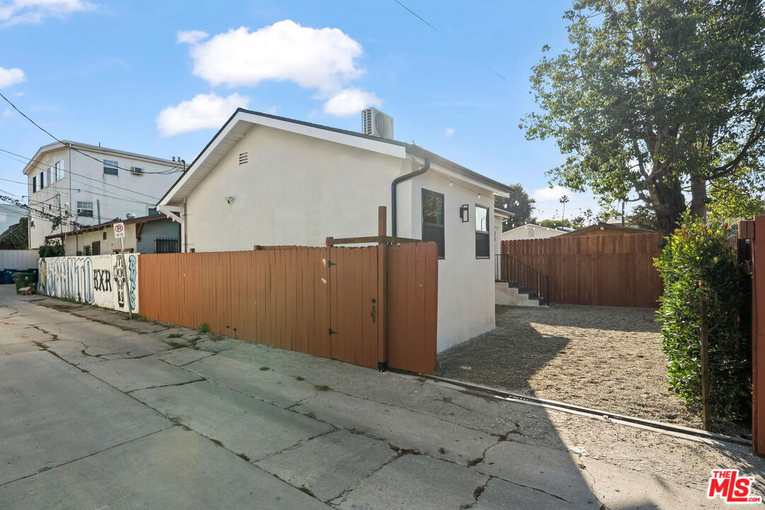 609 Sunset Unit: 1/2