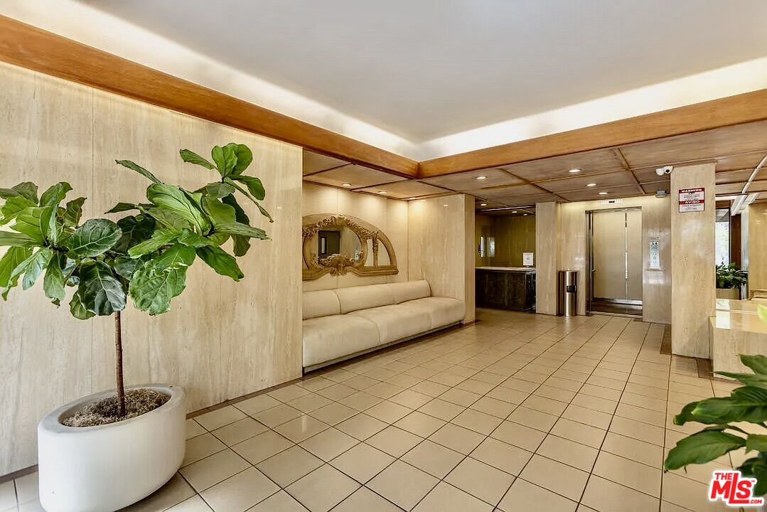 117 S Doheny Dr Unit: 410