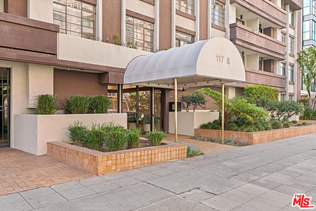 117 S Doheny Dr Unit: 410