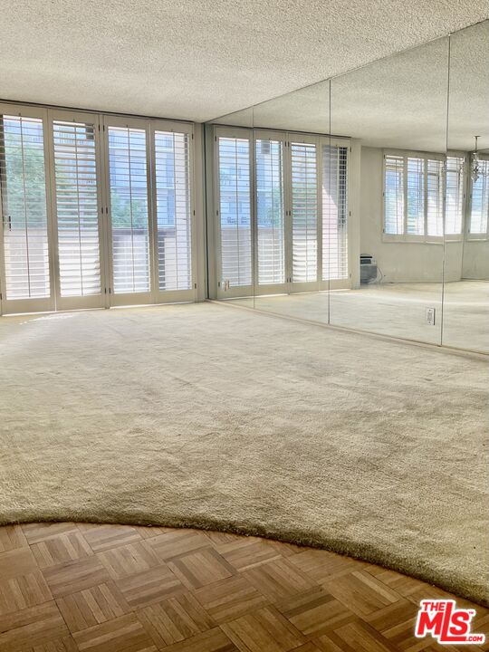 117 S Doheny Dr Unit: 410