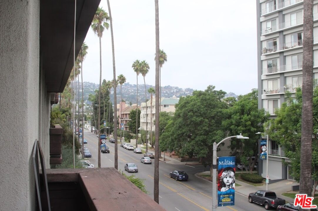 117 S Doheny Dr Unit: 410