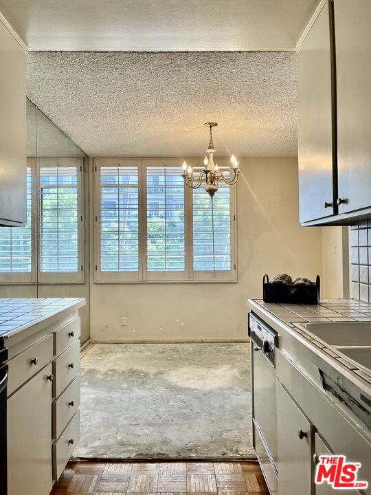 117 S Doheny Dr Unit: 410