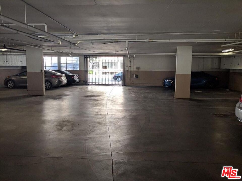 117 S Doheny Dr Unit: 410