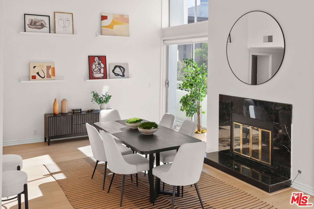 1164 Wellesley Ave Unit: 302