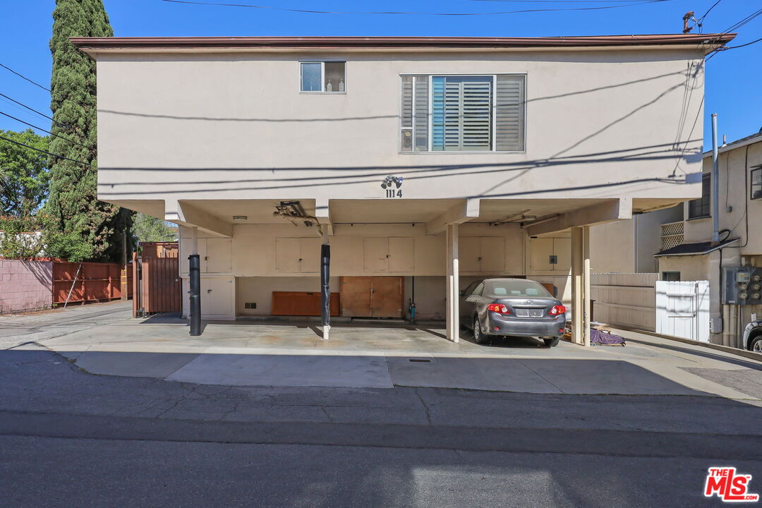 1114 23rd St Unit: 4