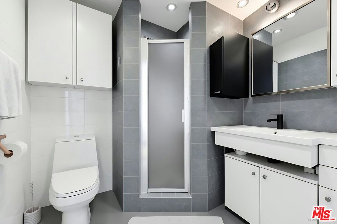 1114 23rd St Unit: 4
