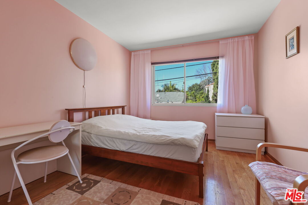 1114 23rd St Unit: 4