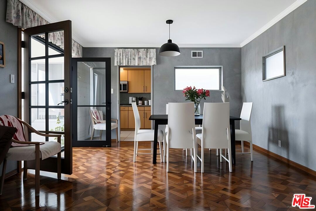 1114 23rd St Unit: 4