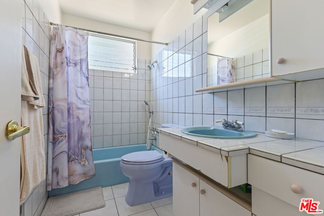 1114 23rd St Unit: 4