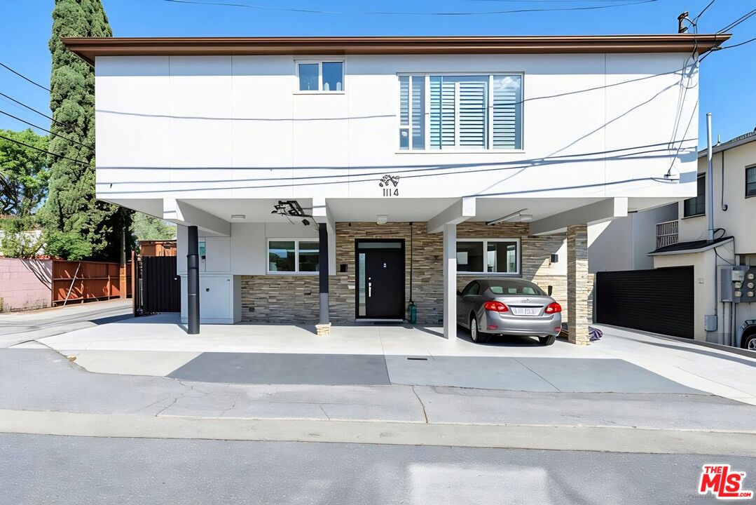 1114 23rd St Unit: 4