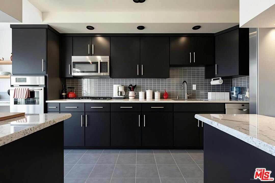 1114 23rd St Unit: 4