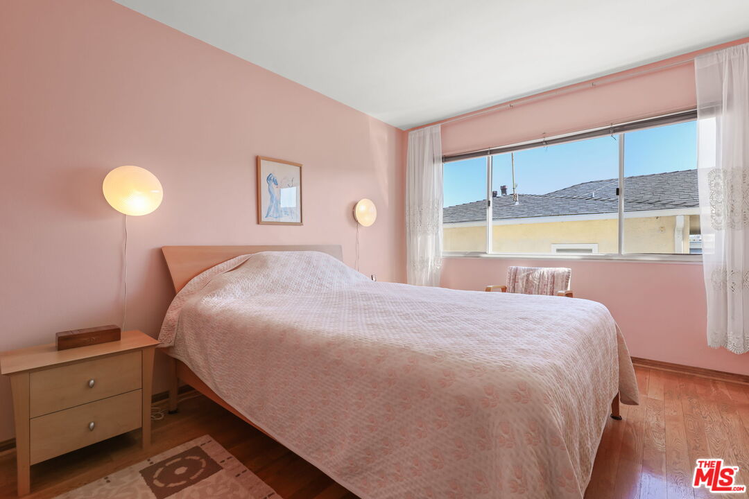 1114 23rd St Unit: 4