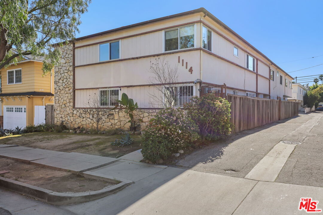 1114 23rd St Unit: 4