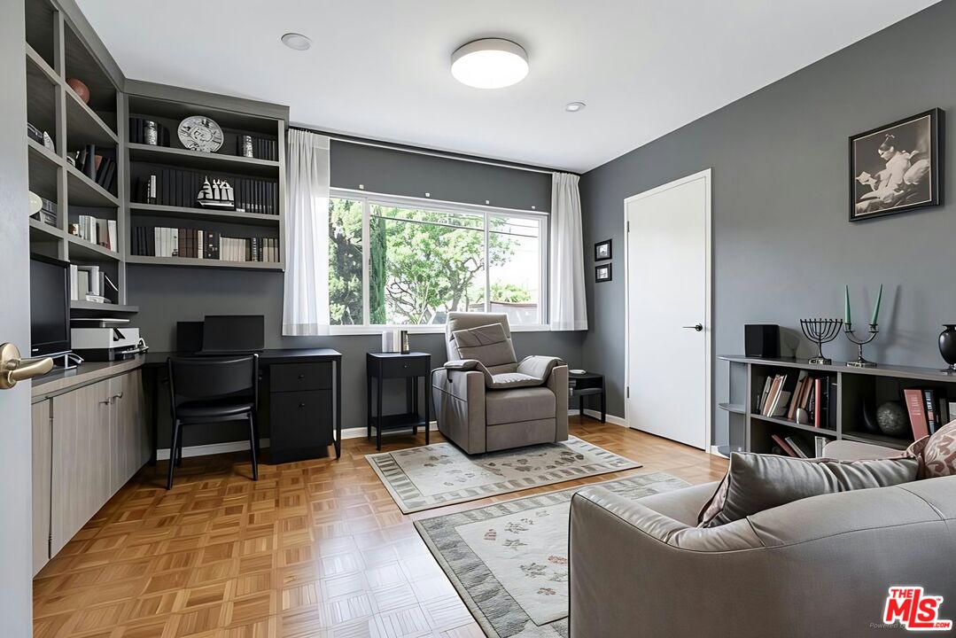 1114 23rd St Unit: 4