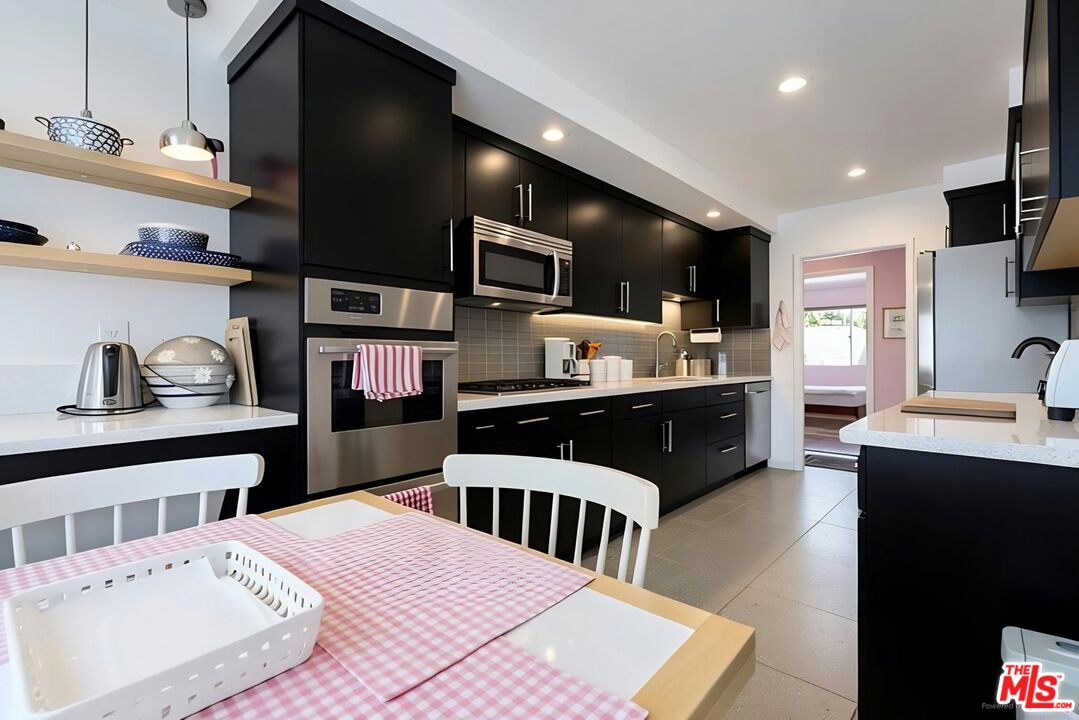 1114 23rd St Unit: 4