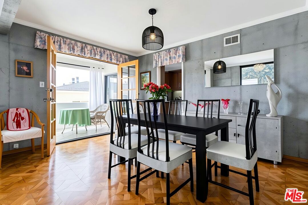 1114 23rd St Unit: 4