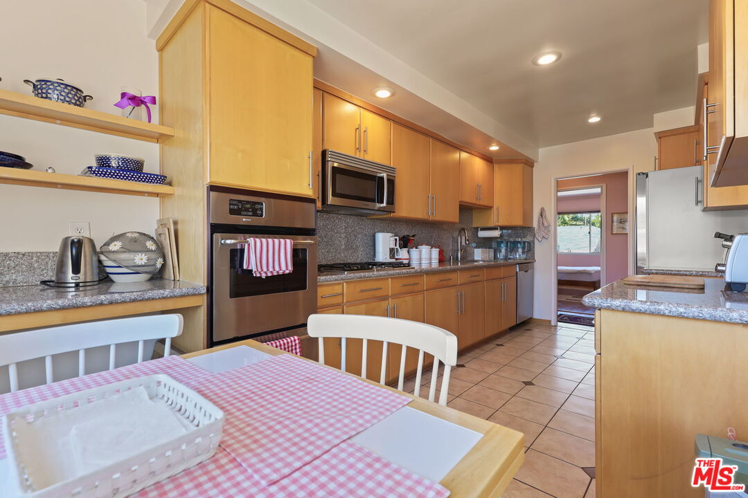 1114 23rd St Unit: 4