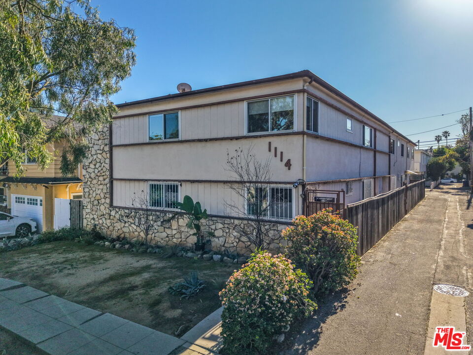 1114 23rd St Unit: 4